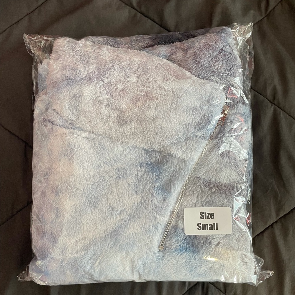 💥NWT💥 Dark Blue Tie Dye Sherpa Fleece Pullover - Picture 11 of 13